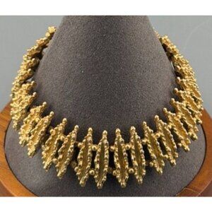 Vintage Avon Gold Tone  Starflower Textured Link Bracelet Sculptural Design 7.25